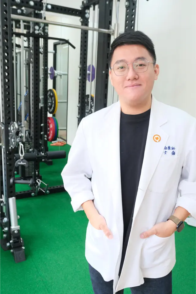 羅士倫 院長